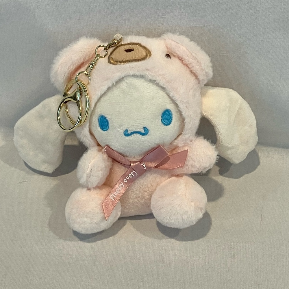 Cute Cinnamaroll Plush Key Ring Holder with Pink Accents